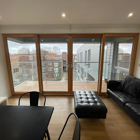 Peaceful 1Bd Flat With Balcony - Bethnal Green